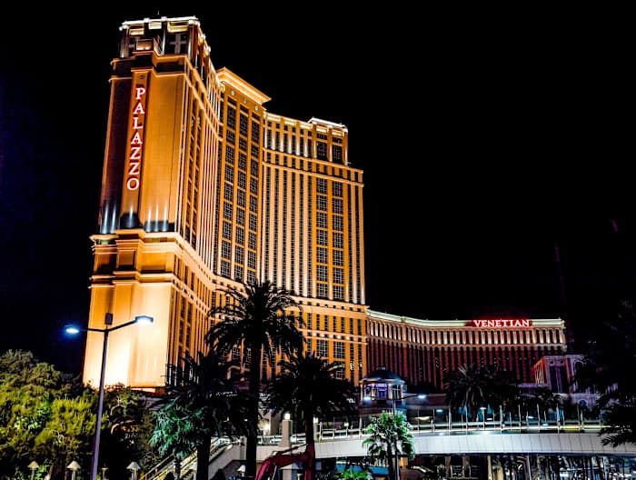 Sarah recounts drinks with Ronzone at the Venetian before walking to his room in the Palazzo to pick up tickets for a Summer League game.